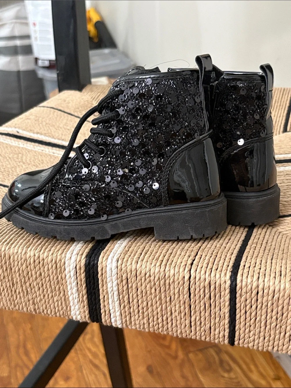 Size 11.5. (28)  girls Black Sequined boots almost new
